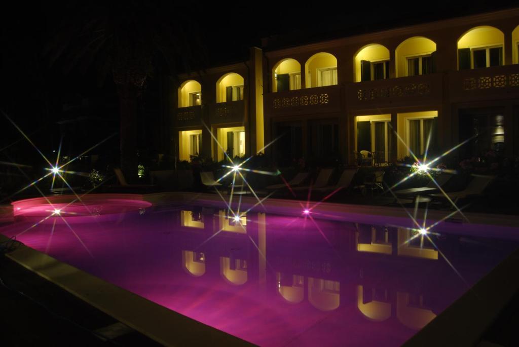 Villa Rosella Resort Roseto Degli Abruzzi Zimmer foto